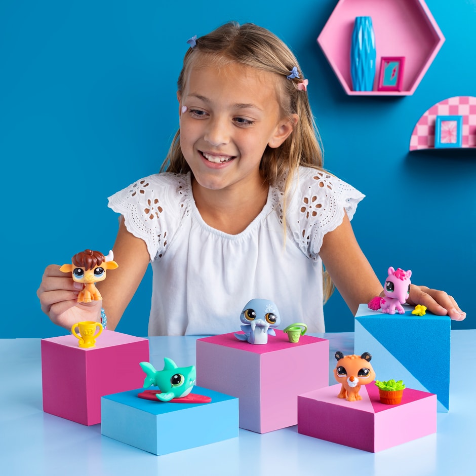 Pet Surprise Display - Littlest Pet Shop