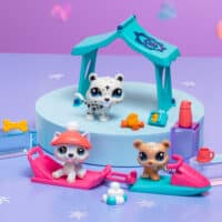 00534_LittlestPetShop_Lifestyle_SnowyDay-2