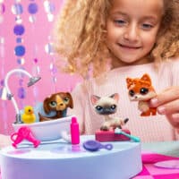 00638_LittlestPetShop_Lifestyle_GroomingSpa-2